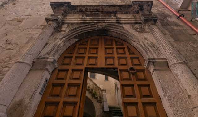 Palazzo Zizzi, quell'antico "libro in pietra" che racconta la storia architettonica di Bari